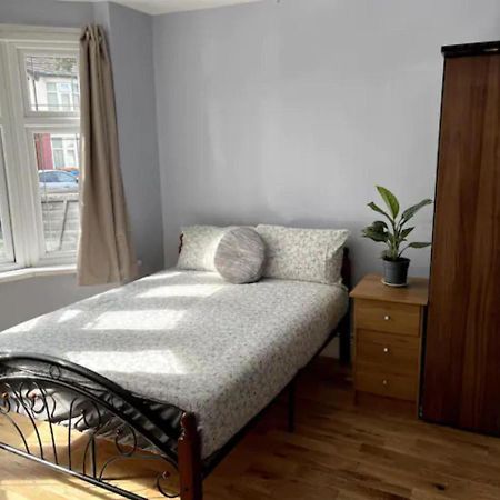 Modern 5 Bedroom Family House - 18 Mins To Station London Eksteriør billede