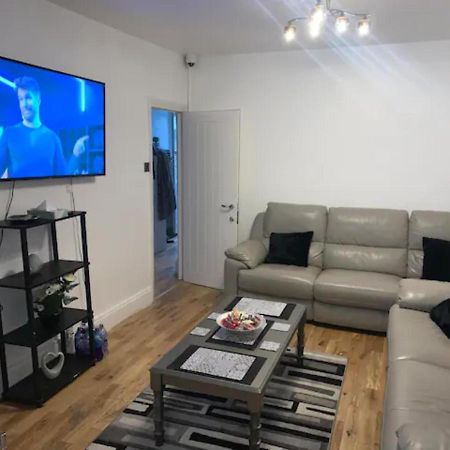 Modern 5 Bedroom Family House - 18 Mins To Station London Eksteriør billede