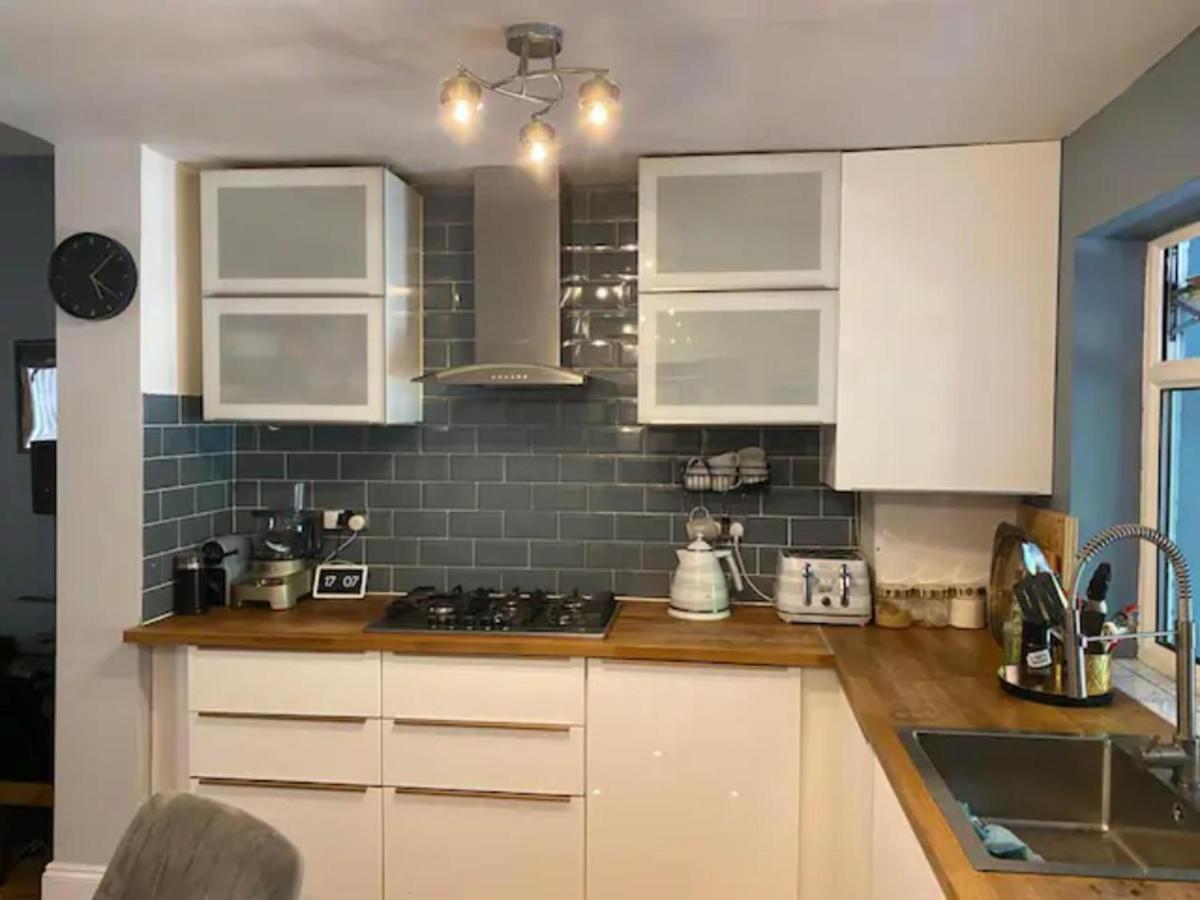 Modern 5 Bedroom Family House - 18 Mins To Station London Eksteriør billede